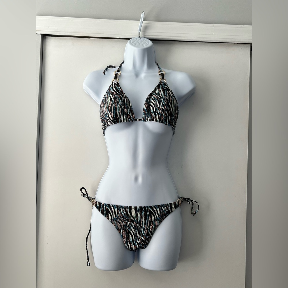New String Bikini. - image 1
